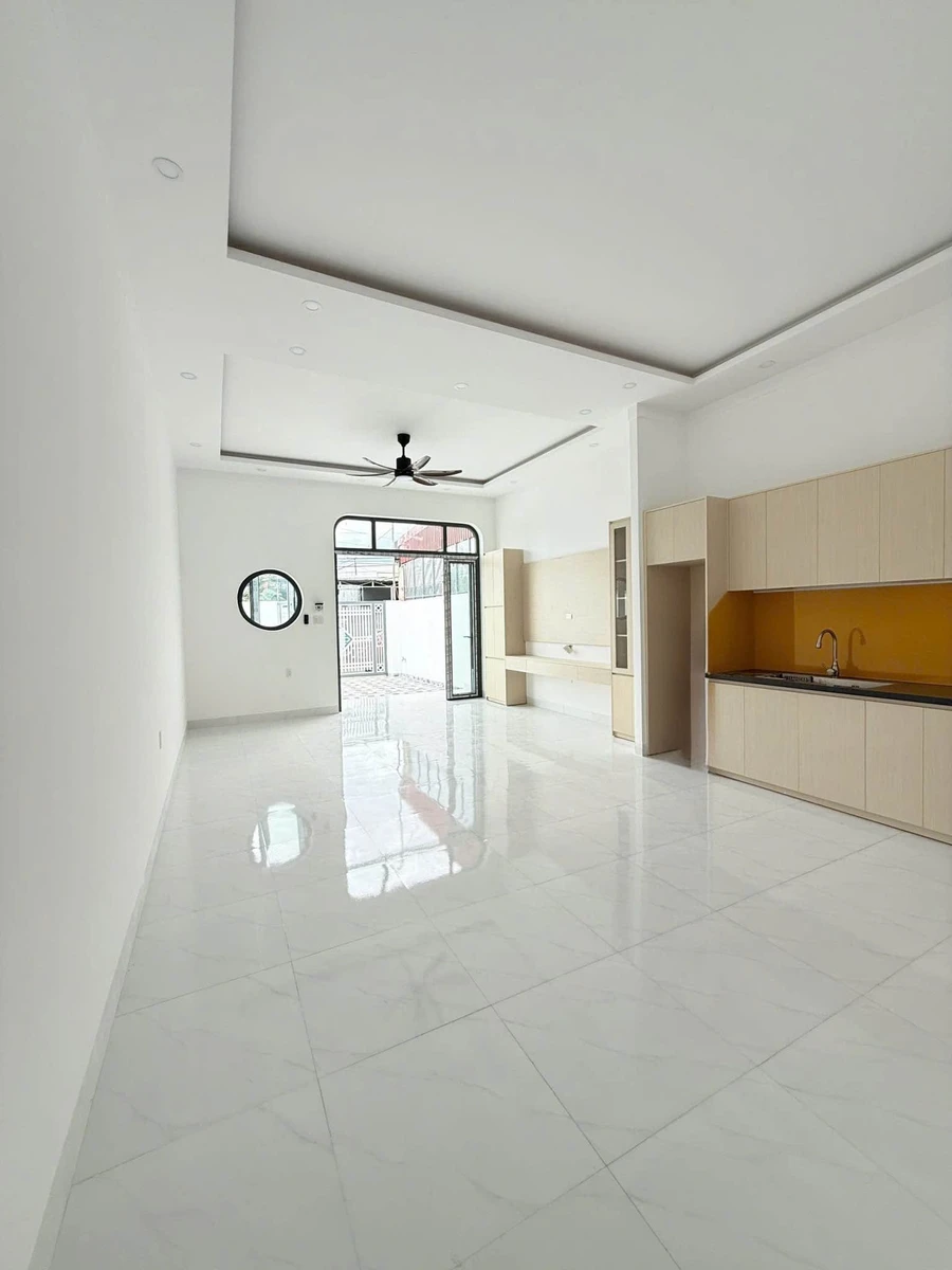 Bán nhà mặt tiền đường Triệu Quang Phục 4,9x23m, 2 phòng ngủ, giá 2,35 tỷ - Ảnh thu nhỏ 5
