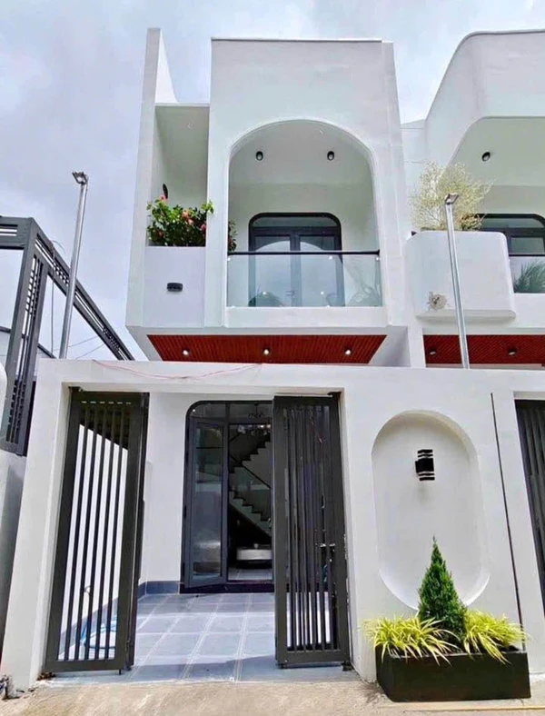 Bán nhà 1 trệt 1 lầu 100m2 Biên Hòa, 3 PN, sổ riêng