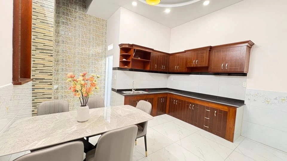 Bán nhà phố 1 trệt 4 lầu 59 m² giá 5,49 tỷ Quận 12 - Ảnh thu nhỏ 2