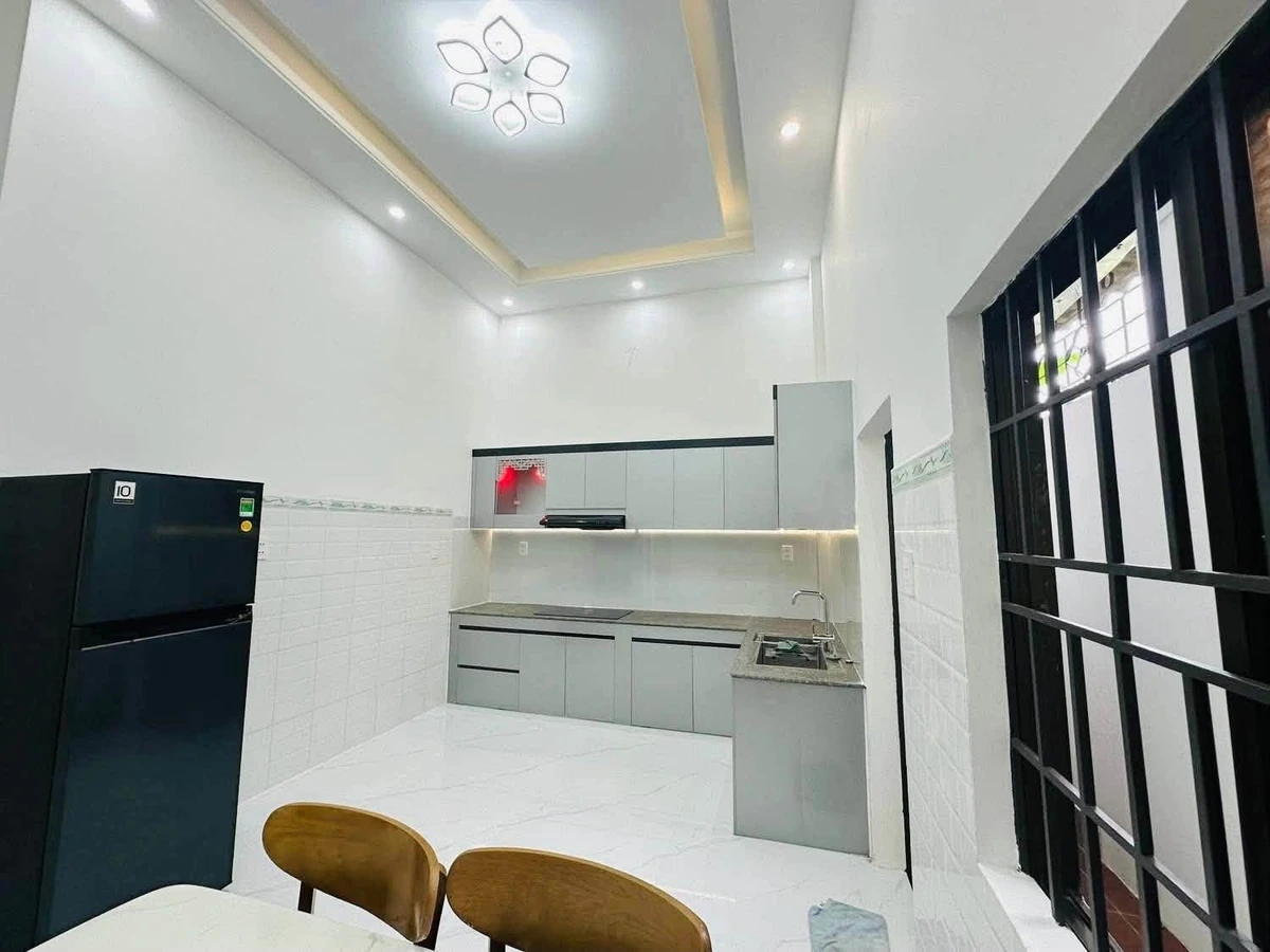 Bán nhà mặt tiền Trần Thái Tông 100m² 3 tầng 3.9 tỷ - Ảnh thu nhỏ 4