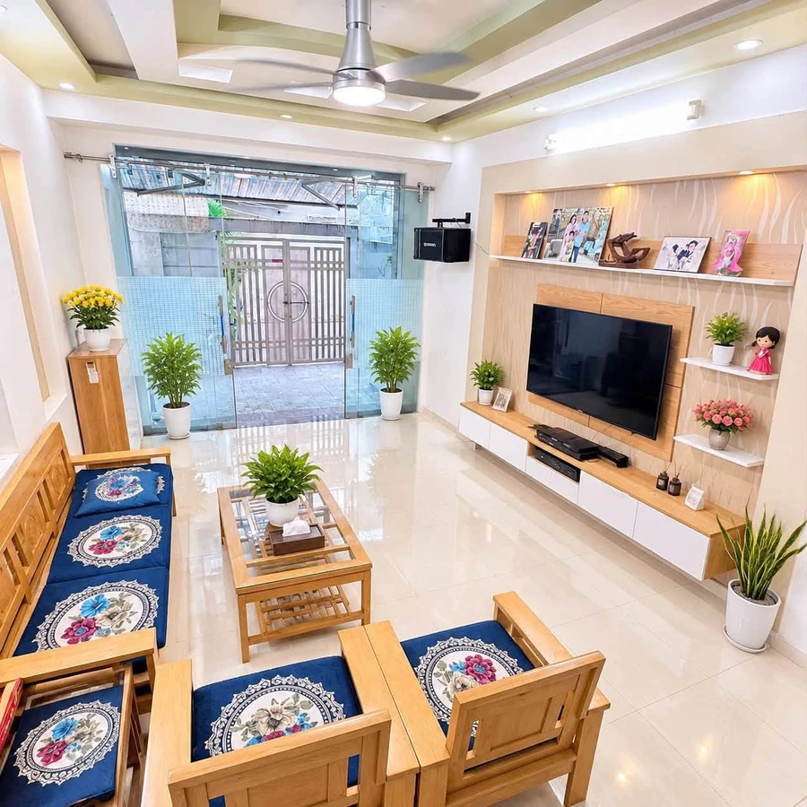 Bán nhà 4 tầng 4 phòng ngủ 63m2 Miếu Hai Xã Nhà Bè - Ảnh 1