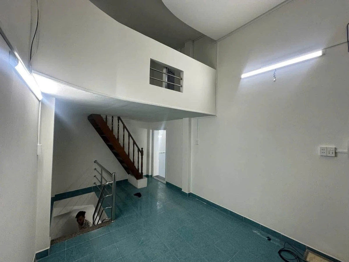 Bán nhà mặt tiền Hoàng Hoa Thám 35m2, 1 trệt 2 lầu, gần chợ Cây Quéo, Bình Thạnh - Ảnh thu nhỏ 3