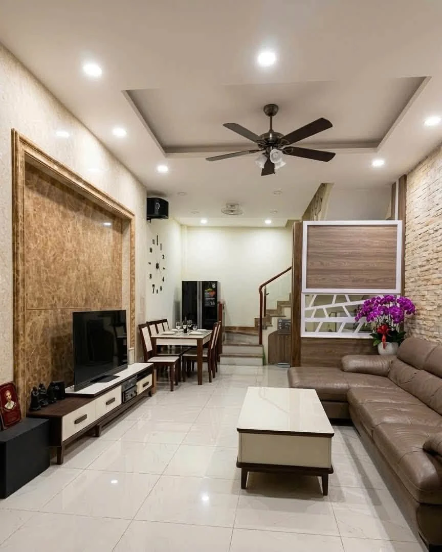 Bán nhà 4 PN, 30m2, 5.7 tỷ, Hoàng Diệu, Quận 4 - Ảnh 1