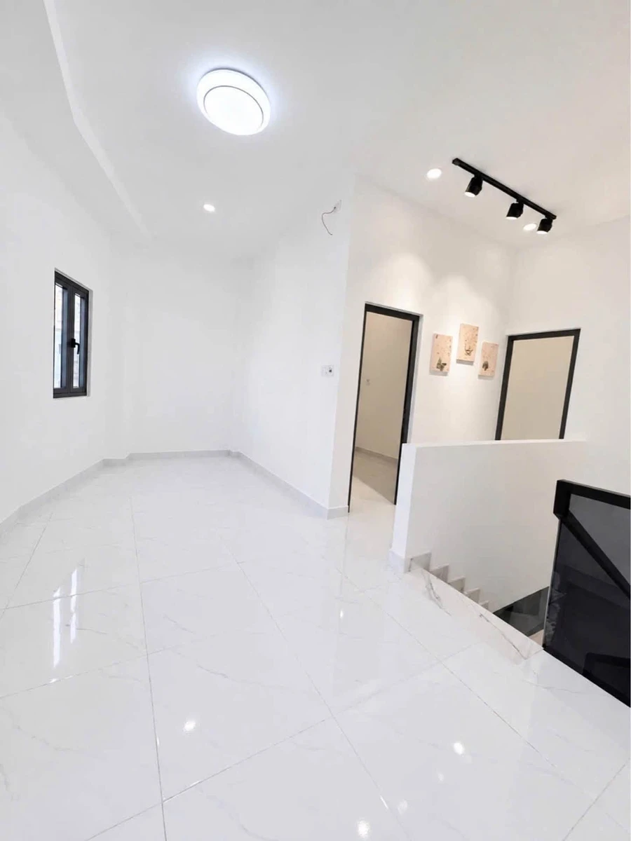 Bán nhà hẻm đường Tên Lửa Bình Tân 6x8.5m, 2 tầng, giá 5,58 tỷ - Ảnh thu nhỏ 3