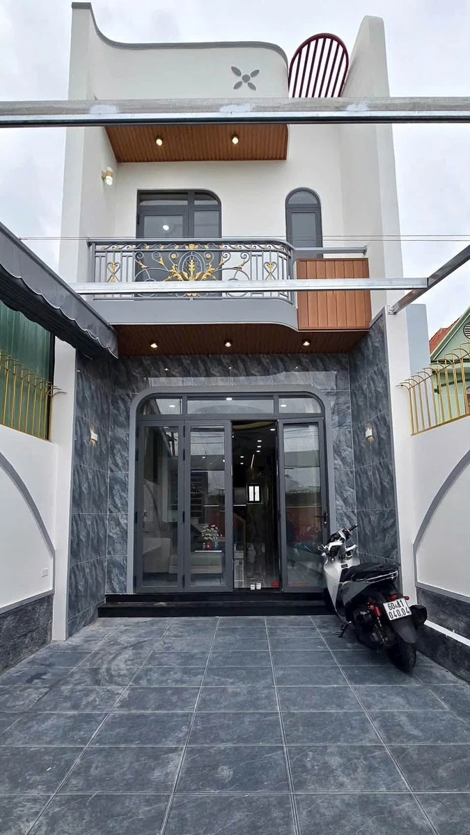 Bán nhà 1 trệt 1 lầu 160m2, 4 phòng ngủ, gần Đồng Khởi, Quận 12 - Ảnh thu nhỏ 2