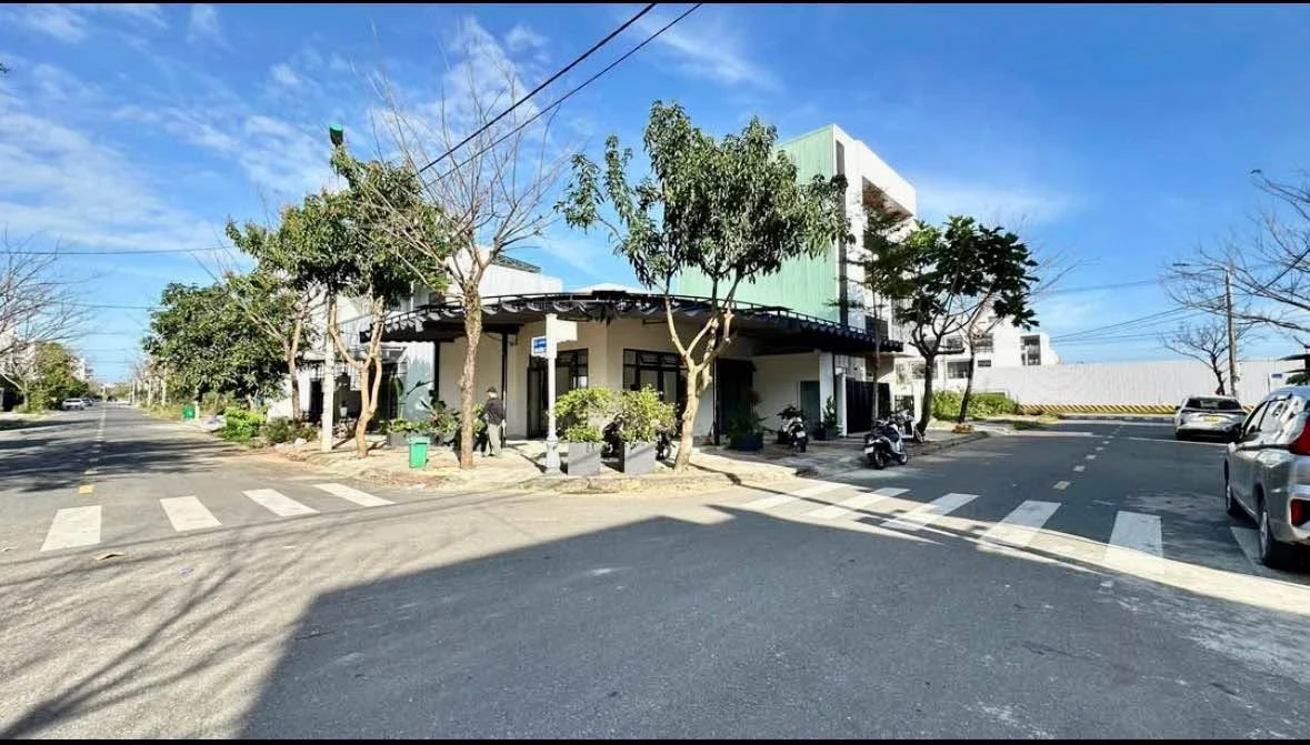 Bán nhà 3 tầng góc 2MT 167m² Nam Hòa Xuân 10 tỷ - Ảnh thu nhỏ 2