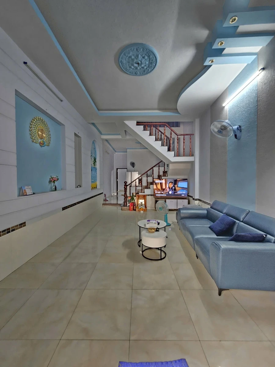 Bán nhà mặt tiền kinh doanh 99,2m2, 5 tỷ 900 tại Dĩ An - Ảnh thu nhỏ 3