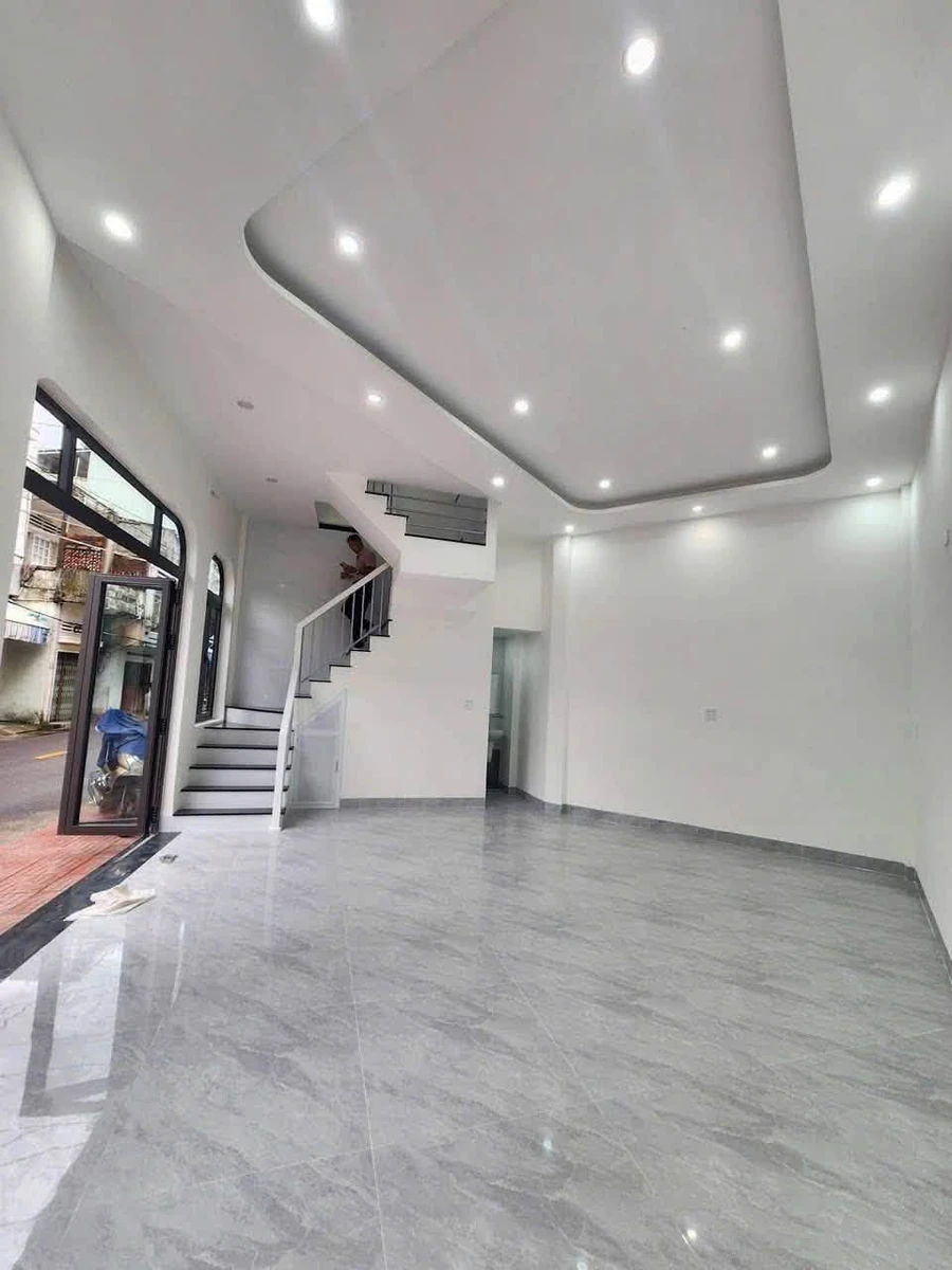 Bán nhà góc Bạch Đằng, 40m2, 3 tầng, kinh doanh, 6 tỷ - Ảnh thu nhỏ 3