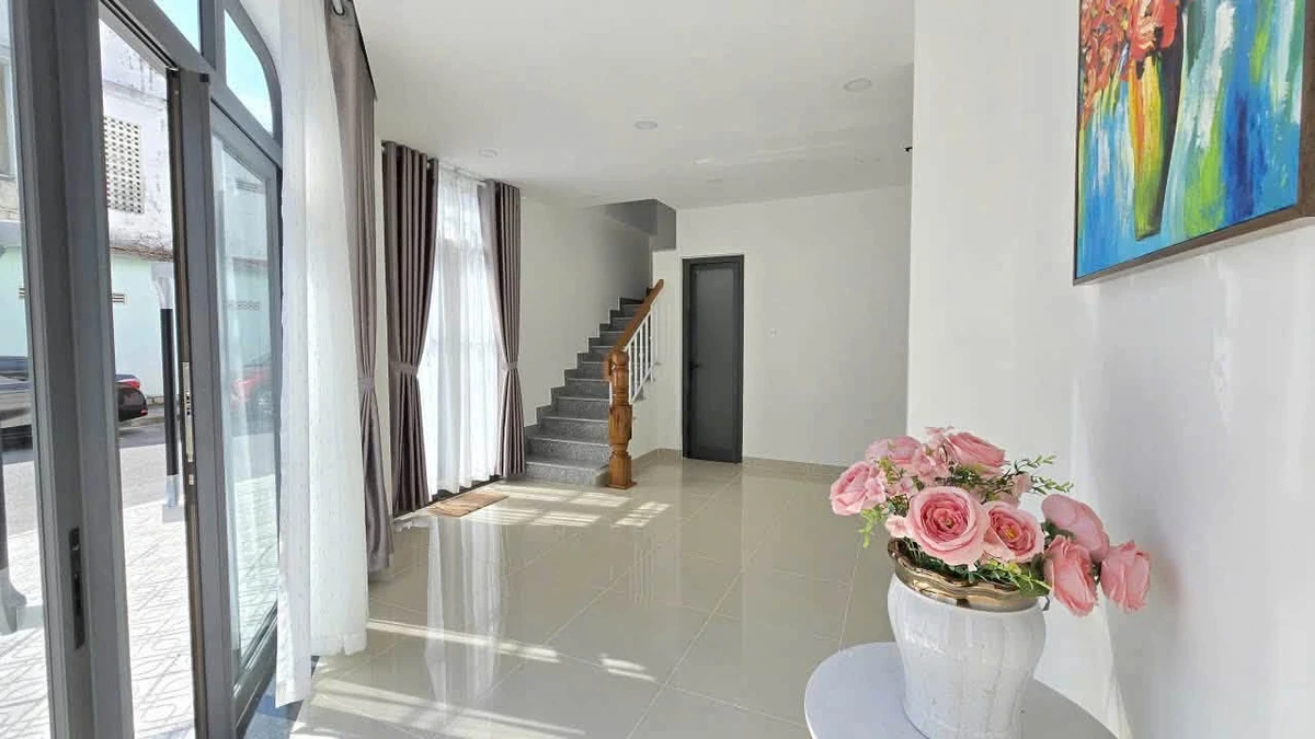 Bán nhà góc 2 mặt tiền 4 tầng 140m2 Nha Trang - Ảnh thu nhỏ 3