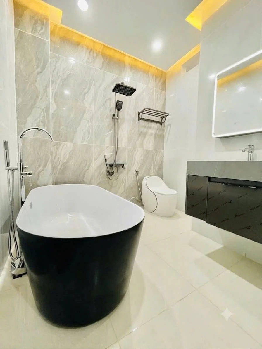 Bán biệt thự mini 1 trệt 2 lầu 4PN 5WC, 162m², đường Đình Nghi Xuân, Tân Phú - Ảnh 1
