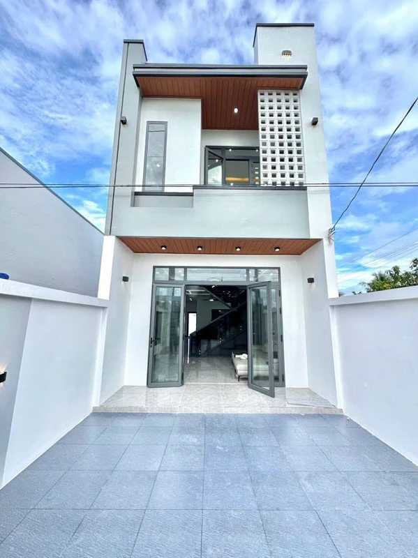 Bán nhà 1 lầu 3 phòng ngủ + phòng thờ 103m2 đường Lộc Trung - Mỹ Lộc, Cần Giuộc