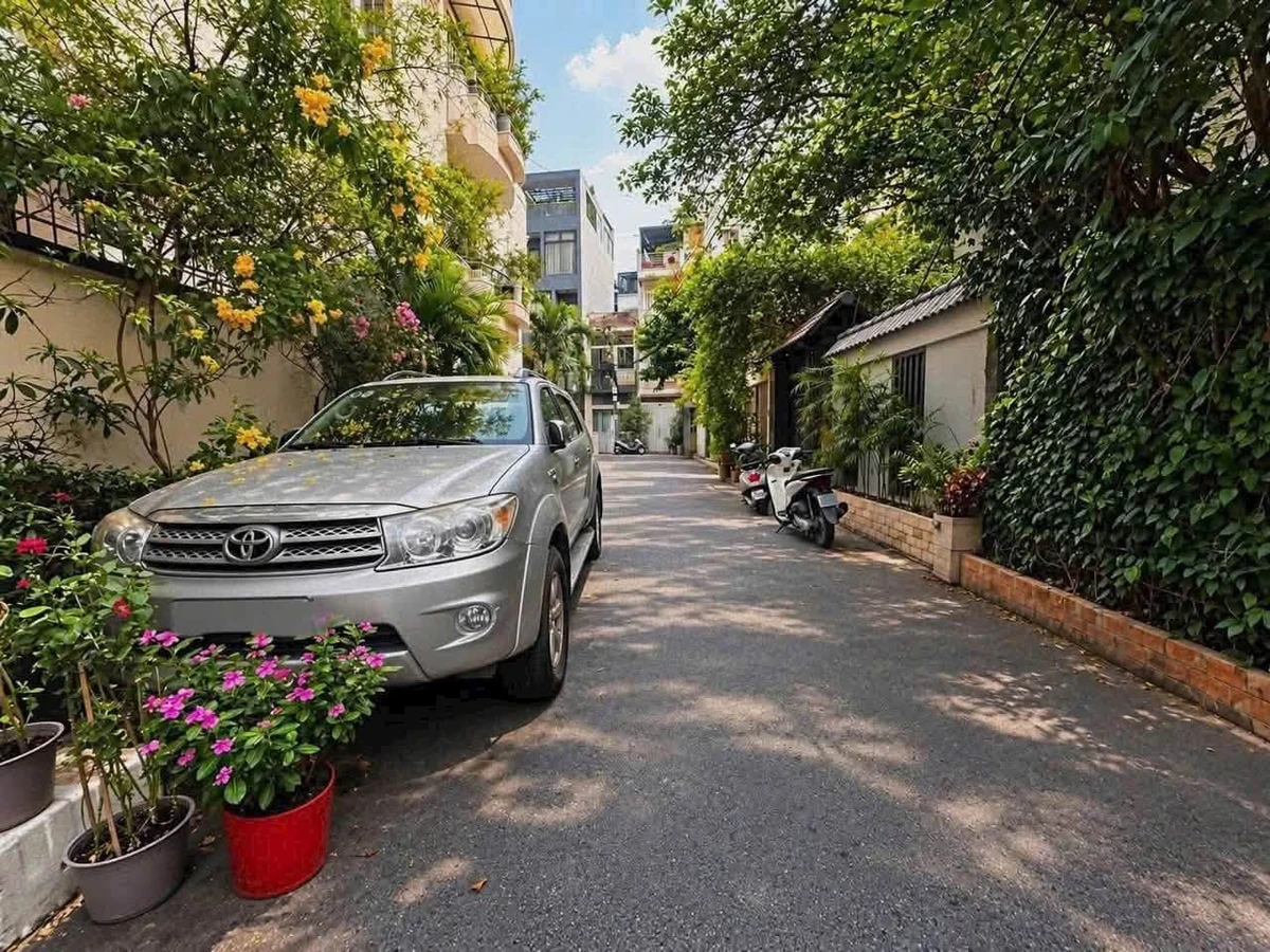 Bán biệt thự 175m² 5PN Phú Nhuận, hai mặt hẻm ô tô - Ảnh 1