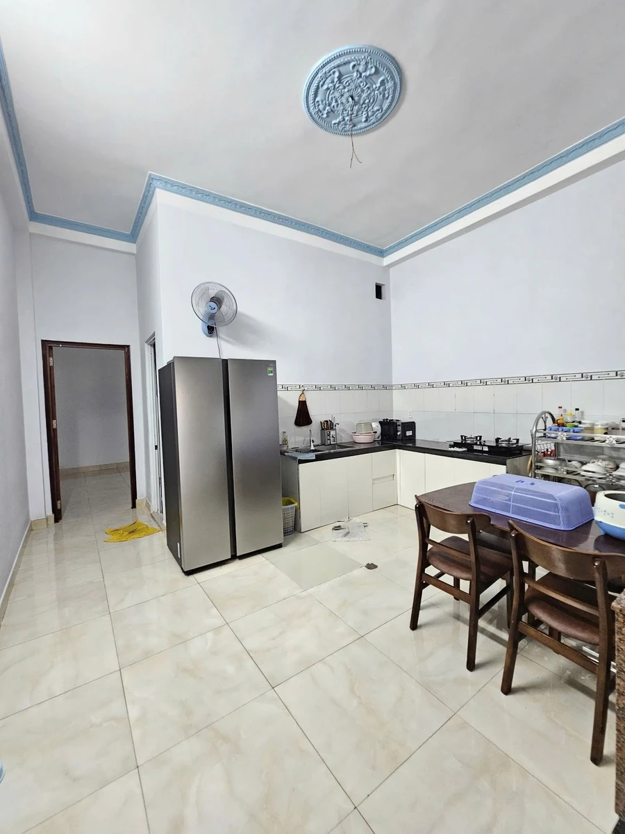 Bán nhà mặt tiền kinh doanh 99,2m2, 5 tỷ 900 tại Dĩ An - Ảnh thu nhỏ 4