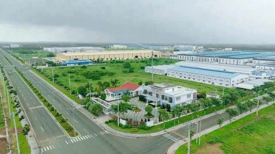Bán đất mặt tiền Phạm Hùng 1441m2 ngang 20m gần KCN Đất Đỏ, Bà Rịa - Vũng Tàu - Ảnh thu nhỏ 2