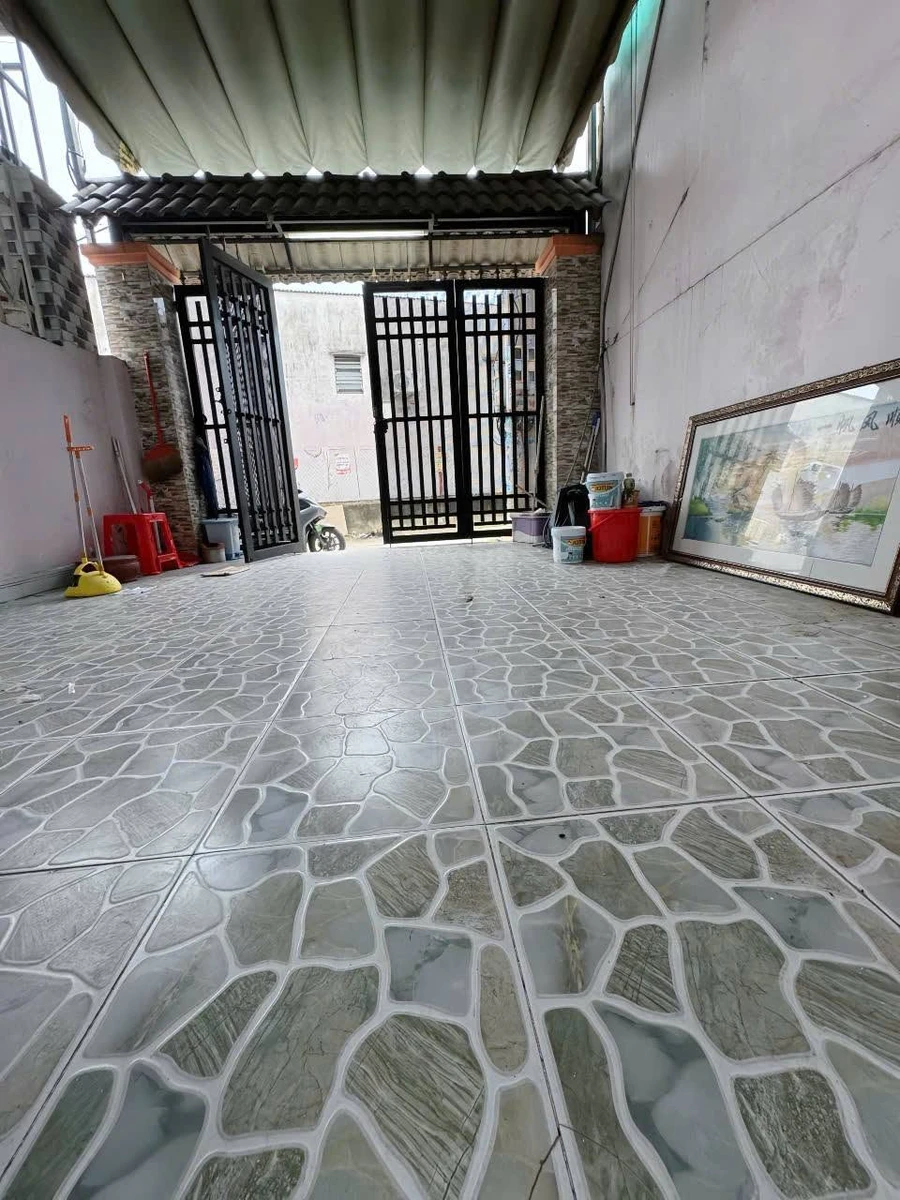 Bán nhà 70m2, 3 phòng ngủ, sân đậu ô tô, phường Bửu Hòa, giá 3,1 tỷ - Ảnh thu nhỏ 3