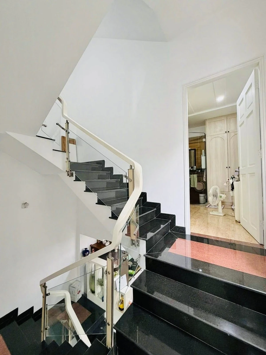 Bán nhà phố Phú Nhuận 4x11 4PN 5WC nội thất full 10.2 tỷ - Ảnh thu nhỏ 5
