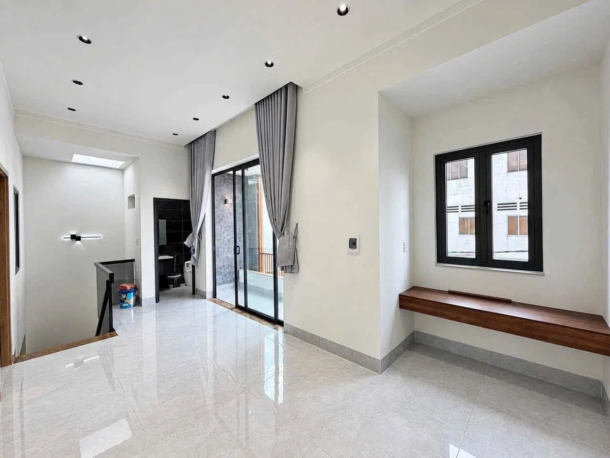 Bán nhà phố hiện đại 60m2, 3 phòng ngủ, gần Co.opmart Phạm Văn Thuận, giá 4,15 tỷ - Ảnh thu nhỏ 5