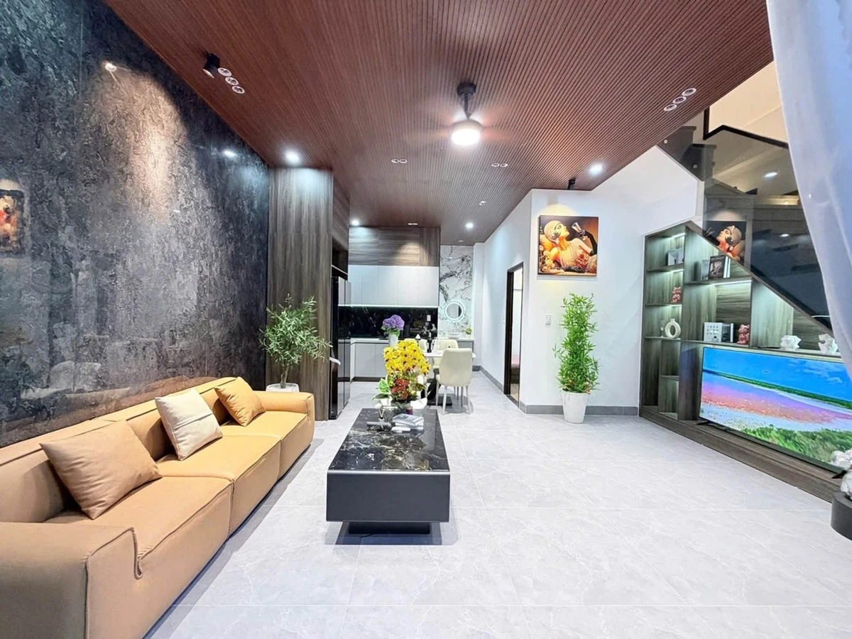 Nhà 3 tầng xây mới 4PN 63m² Ông Ích Khiêm 5,65 tỷ - Ảnh 1