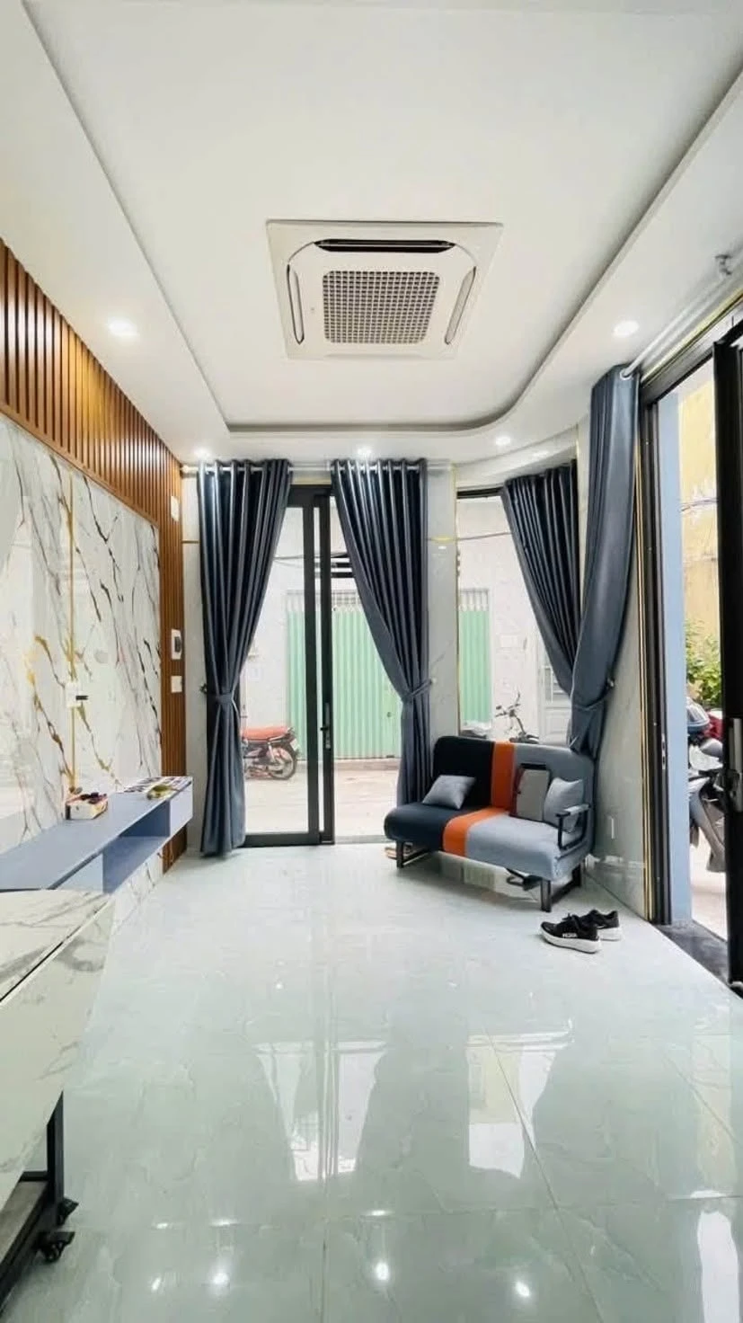 Bán nhà 4 tầng 3,3x8m, 2PN, đường Cao Đạt, Quận 5 - Ảnh 1