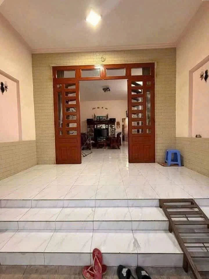Bán nhà 2 phòng ngủ 117m² Long Bình - Ảnh 1