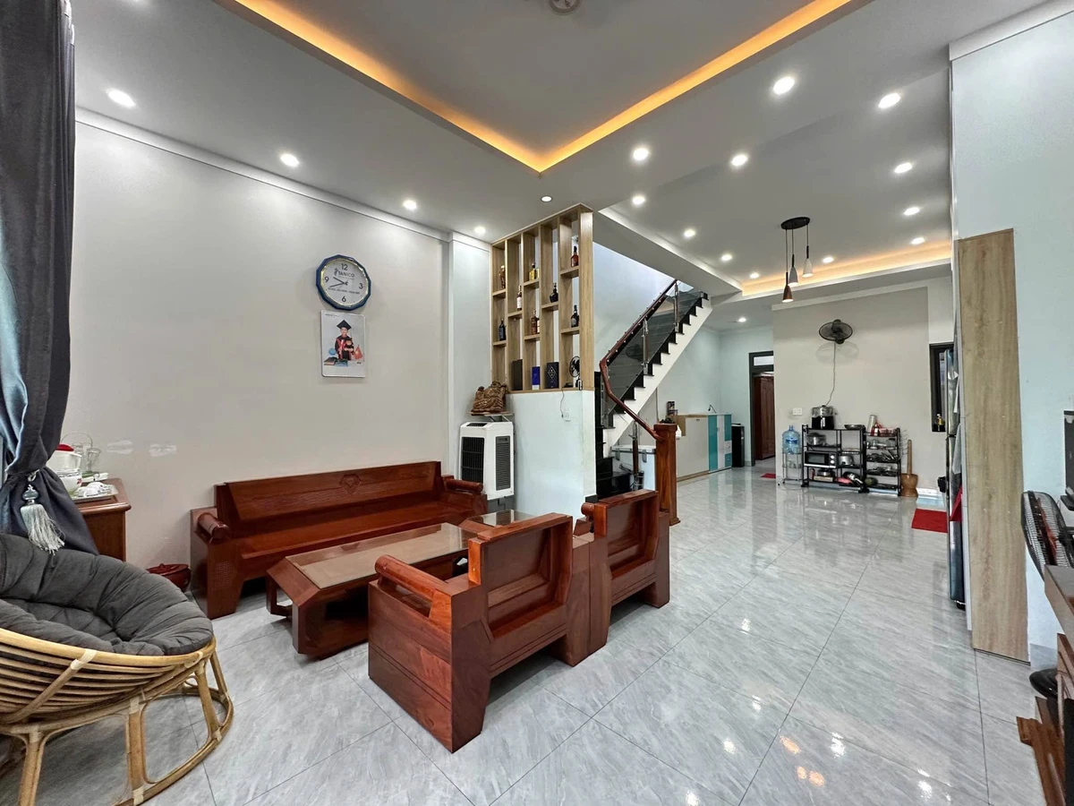 Nhà 2 tầng 100m² 3PN 2WC gần CoopMart giá 3.2 tỷ - Ảnh thu nhỏ 4