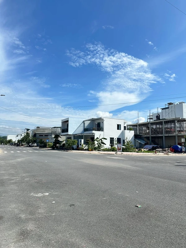 Bán đất 2.325m² thổ cư 2.000m² mặt tiền 40m Phú Cát Hà Nội 4ty400tr
