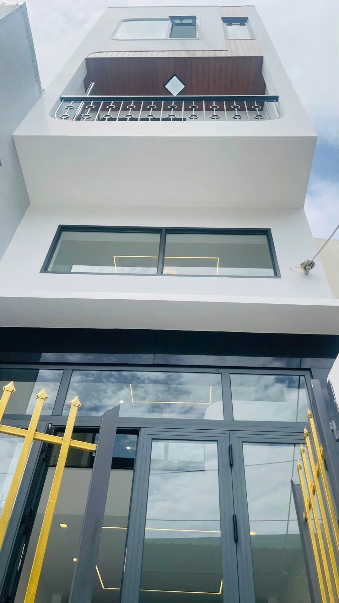 Bán nhà phố 3,5 tầng 105m2 hẻm 3,5m phường Quy Nhơn Nam, giá 2 tỷ 850 - Ảnh 1