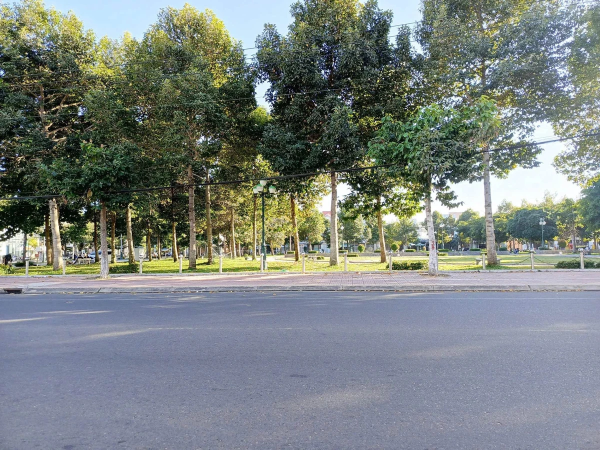 Bán lô đất 200m2 mặt tiền Phạm Hùng, Phú Thủy - Ảnh thu nhỏ 3