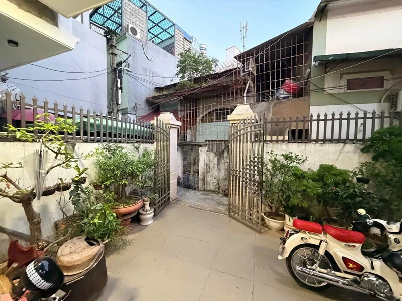 Bán nhà 4 tầng 88m² sân cổng riêng ngõ 30 Trần Nguyên Hãn, gần Bệnh viện Tiệp, giá 3,3 tỷ