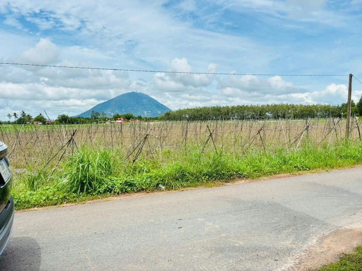 Bán đất nền mặt tiền đường nhựa DH13, 1000m2, giá 570 triệu, Phường Ninh Thạnh, Tây Ninh - Ảnh 1