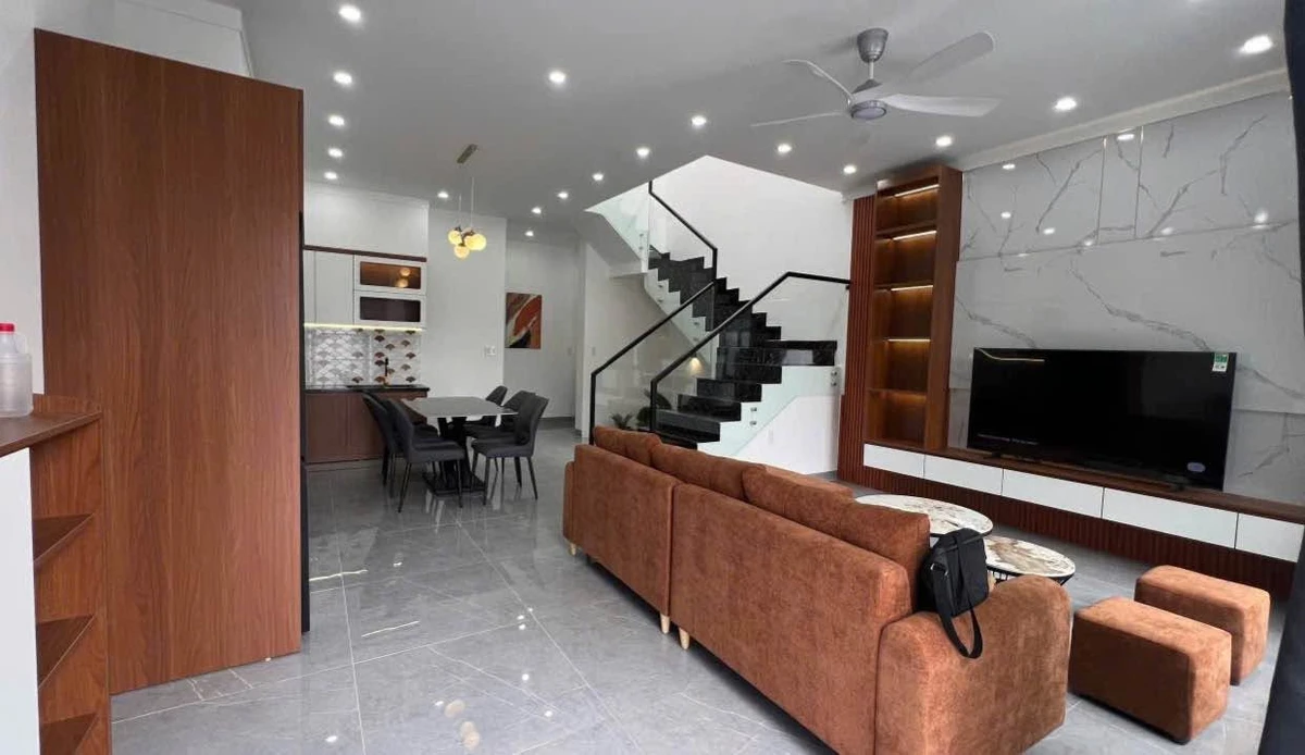 Bán nhà 1 trệt 1 lửng 6x19m full nội thất, hẻm nhựa Ywang, Buôn Ma Thuột, giá 3,25 tỷ - Ảnh thu nhỏ 2