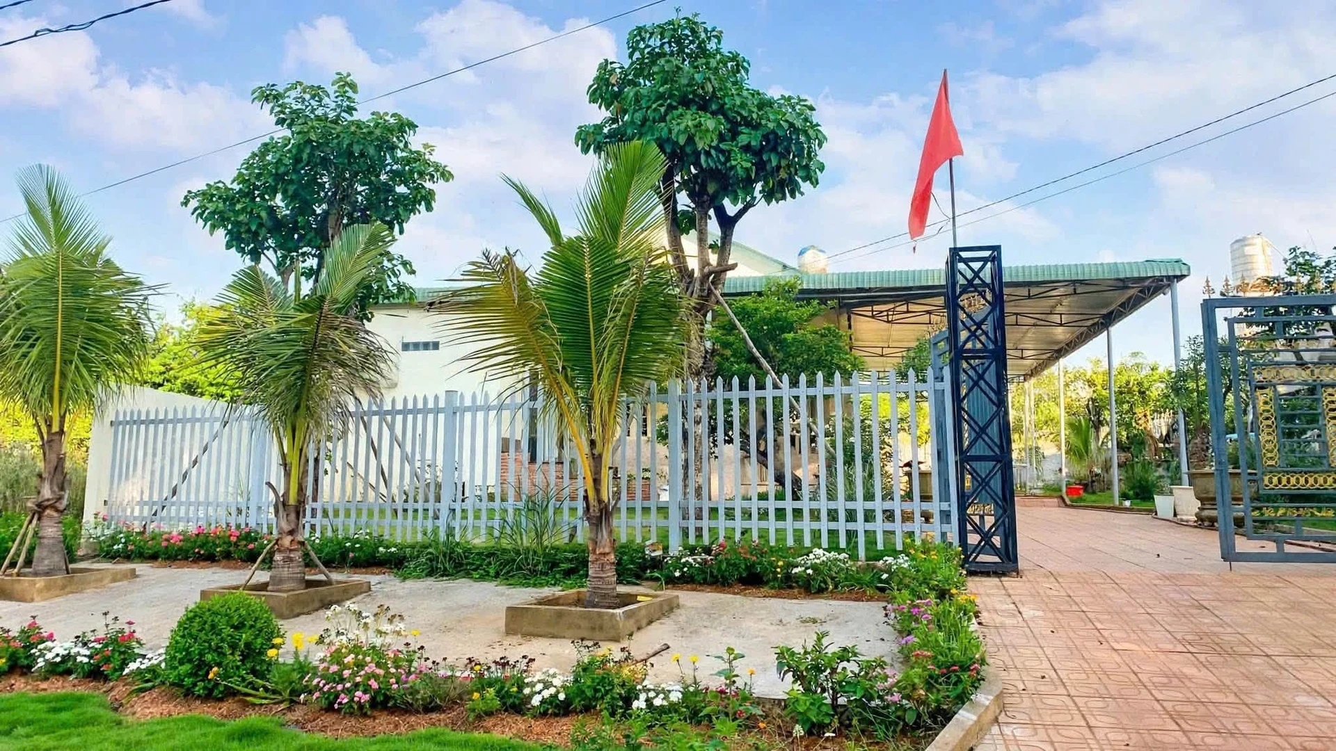 Bán biệt thự vườn 800m² 3 phòng ngủ Đồng Xoài 2,999 tỷ - Ảnh 1