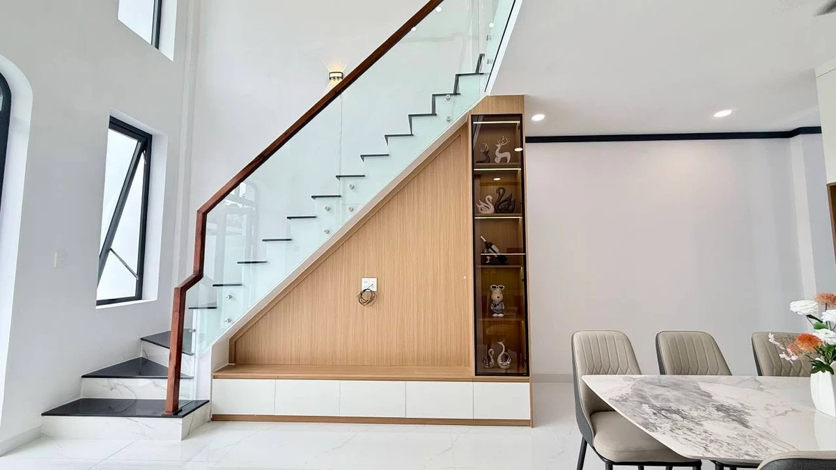 Bán nhà lầu lửng 5x20m, 3 phòng ngủ, 2 toilet, tặng nội thất tại Long Khánh, Đồng Nai - Ảnh thu nhỏ 2