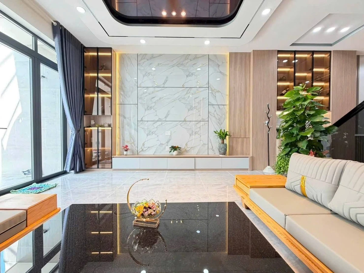 Bán nhà 1 trệt 1 lầu 5x24m, 4 phòng ngủ, nội thất đầy đủ tại Mỹ Hạnh Nam - Ảnh thu nhỏ 4