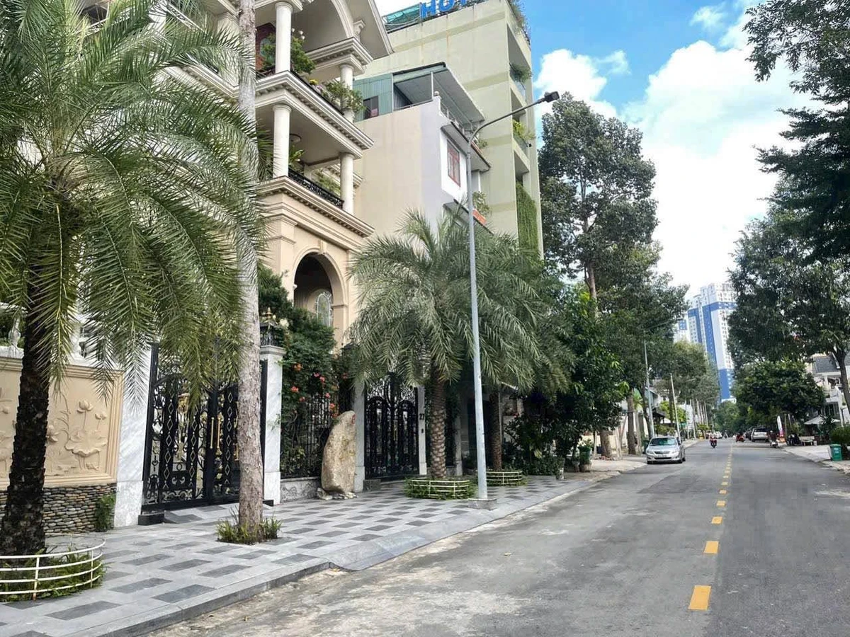 Bán nhà 1 trệt 2 lầu 150m² 5PN/5WC đường D3, KDC Chính Nghĩa - Ảnh thu nhỏ 2