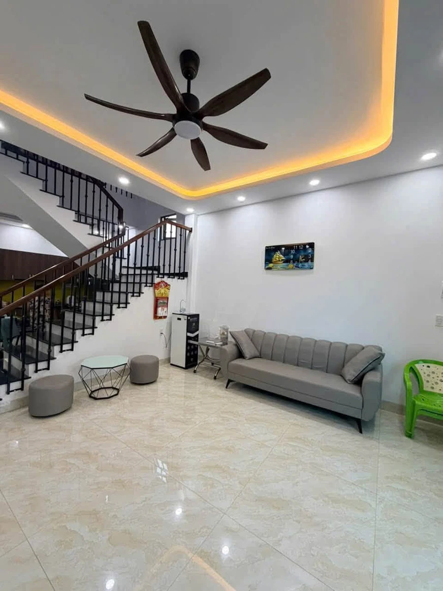 Bán nhà liên hoa Vĩnh Ngọc Nha Trang 100m2 3 phòng ngủ 3 tỷ 750 - Ảnh 1
