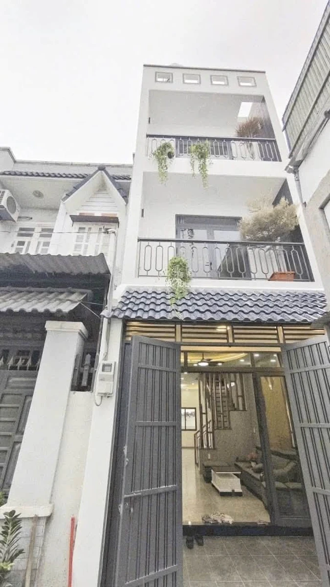 Bán nhà 3 tầng 4PN 61m² gần chợ Hiệp Bình, Thủ Đức - Ảnh 1
