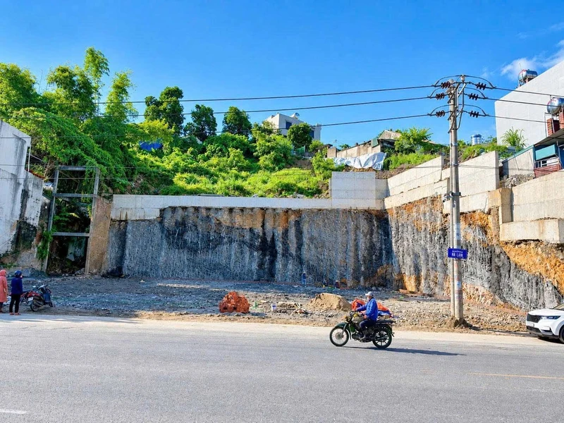 Bán đất nền 1.115m² mặt tiền 32m Hà Lầm Hạ Long