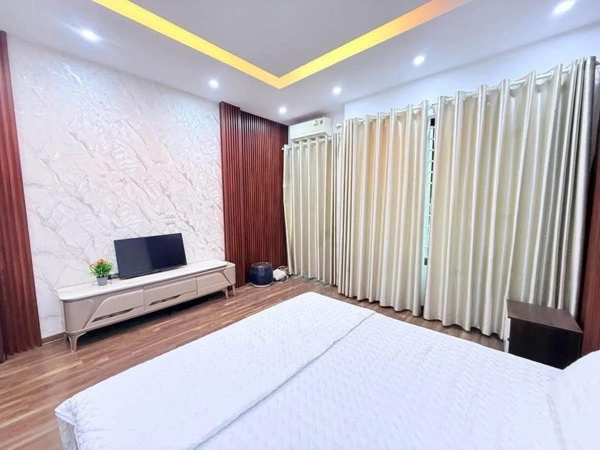 Bán nhà phố phân lô Nguyễn Chí Thanh 50m2 6 tầng 17.2 tỷ - Ảnh 1