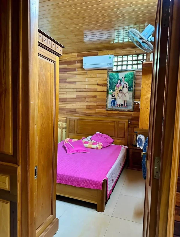 Bán nhà mặt tiền 50m2, 2 phòng ngủ, gần Hồ Vịt, Thủ Đức