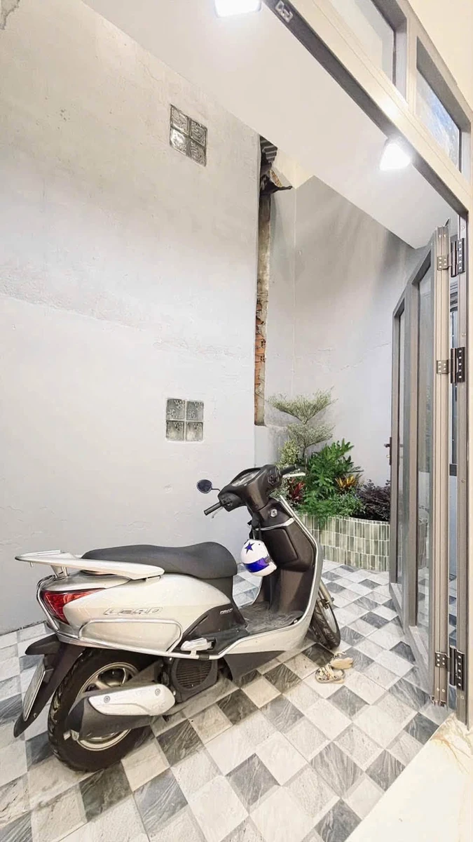 Bán nhà hẻm Tôn Đản Quận 4, 1 trệt 1 lầu, 3PN, 42,5m² sổ, giá 4,89 tỷ - Ảnh thu nhỏ 2