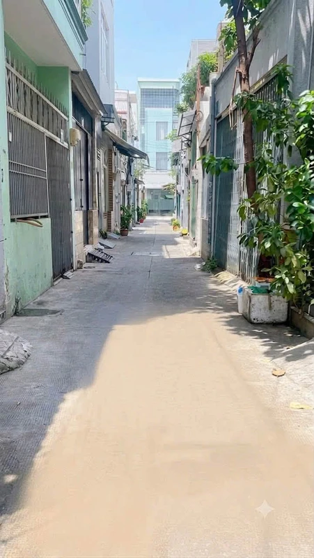 Bán nhà 2 tầng mặt tiền Nguyễn Nghiêm, 105m2, 12 tỷ 5700mv