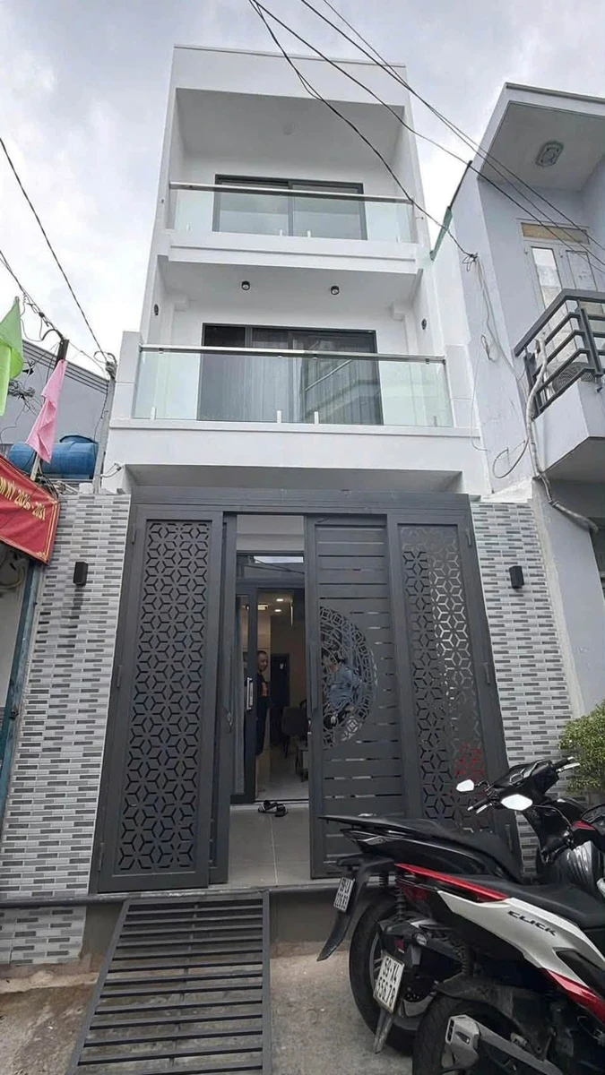 Bán nhà 3 tầng BTCT 4PN 4WC hẻm 5m đường Âu Dương Lân, Quận 8 giá 8,1 tỷ - Ảnh 1