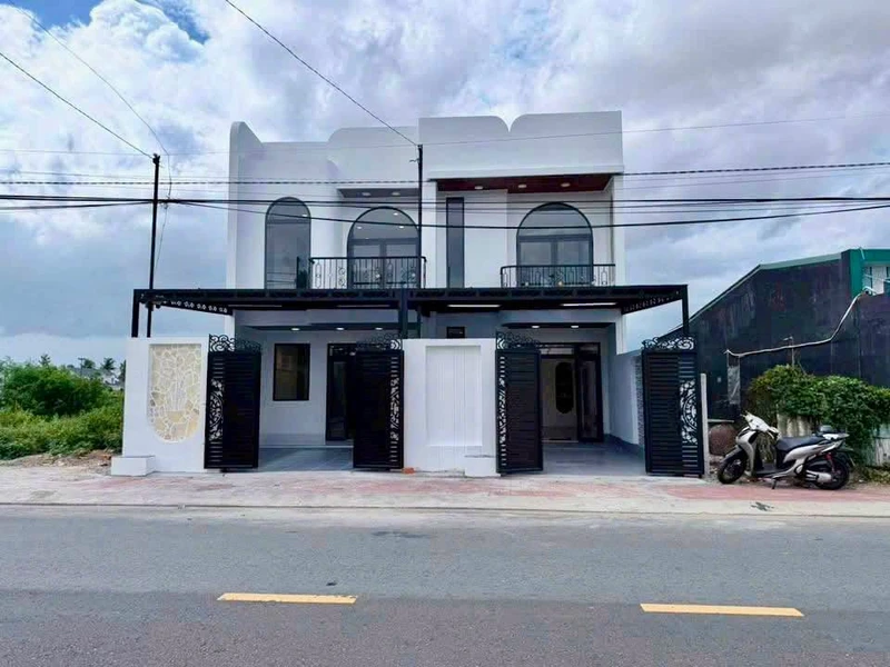 Bán nhà phố 1 trệt 1 lầu 120m² Chu Văn An, Vĩnh Long