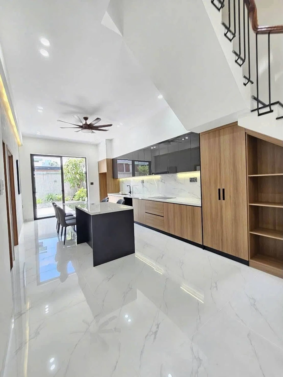 Bán nhà 1 trệt 2 lầu 137,5m² gần Làng Đại học Quốc gia, P. Đông Hòa, giá 8,2 tỷ - Ảnh thu nhỏ 2