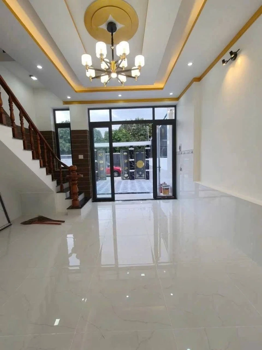 Bán nhà 1 trệt 1 lầu 100m2, 3PN, đường Cao Văn Ngọc, Long Điền, giá 2,7 tỷ - Ảnh thu nhỏ 2