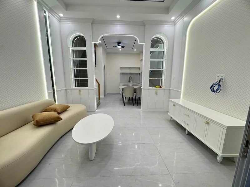 Nhà 3 tầng mới full nội thất gần biển Nha Trang, 35m², 4,8 tỷ