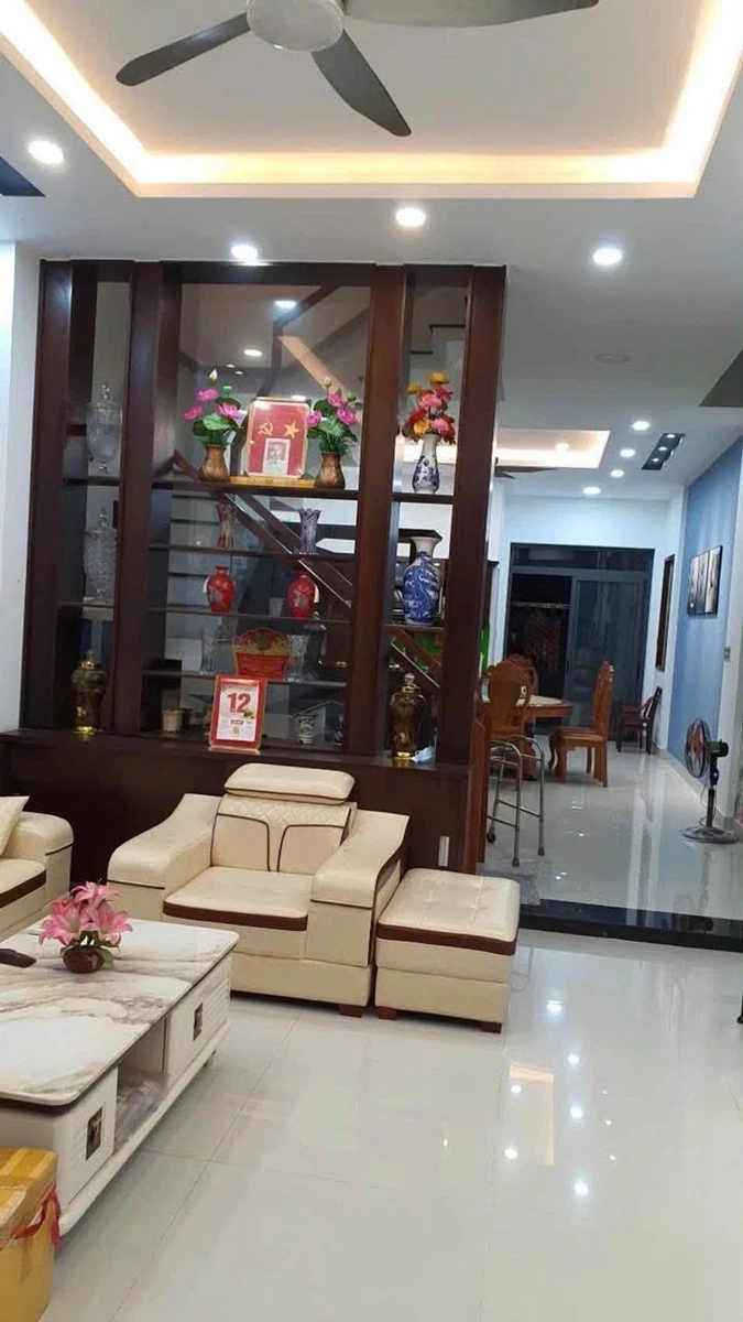 Bán nhà mặt tiền 3 tầng 100m² KDC Điền Phúc Thành, Long Trường, Quận 9 - Ảnh thu nhỏ 2