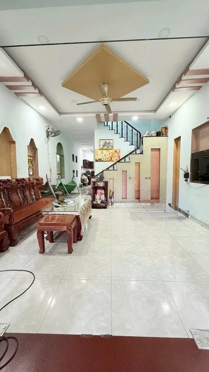 Bán nhà 3 tầng 100m² Dĩ An hơn 7 tỷ - Ảnh thu nhỏ 2