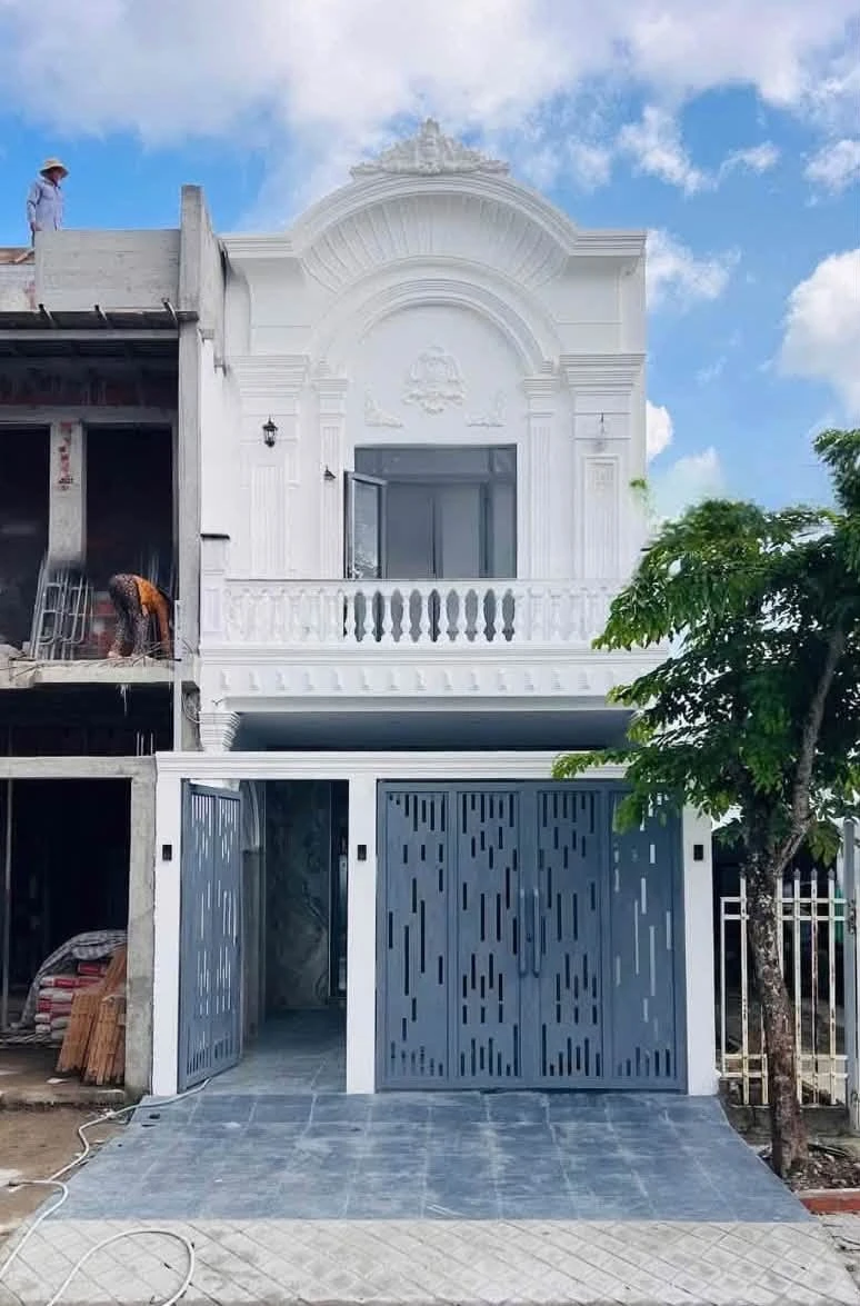 Nhà tân cổ điển 1 trệt 1 lầu 125m² Nguyễn Tiệm - Ảnh 1